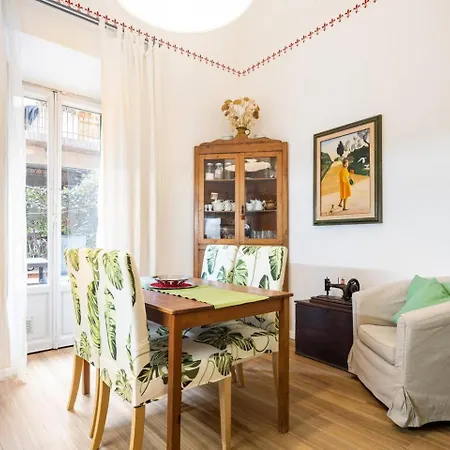 Apartament Comfy Unit Suitable For Work Street Level With Patio Florencja