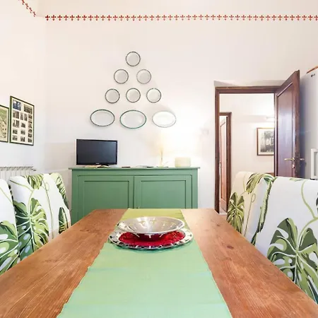 Comfy Unit Suitable For Work Street Level With Patio Florencja