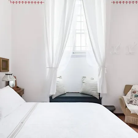 Comfy Unit Suitable For Work Street Level With Patio Apartamento Florença